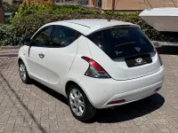 Usata Lancia Ypsilon Platinum 69 CV (50 kW) 2016 Bianco Utilitaria