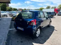 Usata Toyota Yaris Sol 69 CV (50 kW) 2006 Blu Berlina