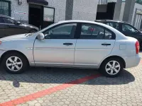 Usata Hyundai Accent Style 97 CV (71 kW) 2009 Argento metallizzato Berlina