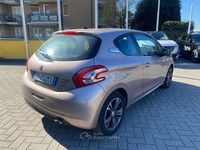 Usata Peugeot 208 Active 82 CV (60 kW) 2015 Purple grey Utilitaria