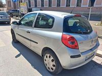 Usata Renault Clio II Authentique 75 CV (55 kW) 2006 Argento Berlina
