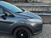 Usata Ford Fiesta 80 CV (58 kW) 2016 Grigio Utilitaria