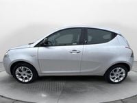 Usata Lancia Ypsilon Gold 69 CV (50 kW) 2016 Argento Utilitaria