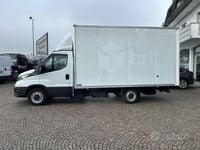 Usata Iveco Daily 136 CV (100 kW) 2022 Bianco pastello Berlina