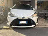 Usata Toyota Yaris Lounge 72 CV (52 kW) 2020 Bianco Berlina