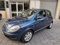 Usata Lancia Ypsilon 69 CV (50 kW) 2004 Bluazzurro Utilitaria
