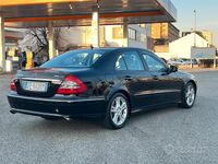 Usata Mercedes E320 224 CV (164 kW) 2008 Nero Berlina