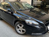 Usata Volvo V40 R-Design Momentum 120 CV (88 kW) 2016 Nero Station wagon