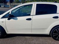 Usata Fiat Punto Young 77 CV (56 kW) 2016 Bianco Utilitaria