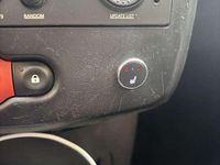 Usata Renault Clio II Dynamique 75 CV (55 kW) 2009 Berlina