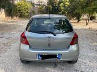 Begagnad Toyota Yaris Sol 90 HK (66 kW) 2008 Grå Sedan