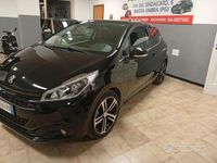 Usata Peugeot 208 GT-line 110 CV (80 kW) 2017 Nero Utilitaria