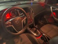 Usata Opel Astra Cosmo 125 CV (91 kW) 2012 Nero Station wagon