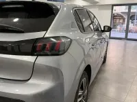 Usata Peugeot 208 Allure 101 CV (74 kW) 2023 Grigio Utilitaria