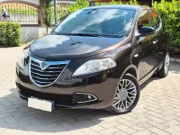 Usata Lancia Ypsilon 69 CV (50 kW) 2012 Marrone Utilitaria