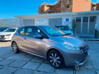 Usata Peugeot 208 Active 68 CV (50 kW) 2013 Marrone Utilitaria