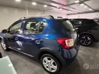 Usata Dacia Sandero Stepway 90 CV (66 kW) 2016 Bluazzurro Berlina