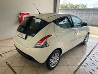 Usata Lancia Ypsilon Gold 69 CV (50 kW) 2013 Bianco Utilitaria