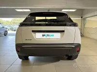 Usata Peugeot 2008 Allure 102 CV (75 kW) 2024 Bianco SUV