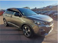 Usata Peugeot 3008 GT-line 120 CV (88 kW) 2017 Verde SUV