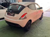 Usata Lancia Ypsilon 85 CV (62 kW) 2015 Bianco Utilitaria