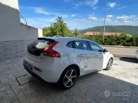 Usata Volvo V40 120 CV (88 kW) 2016 Bianco Berlina