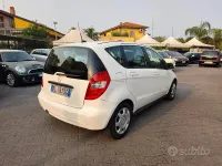 Usata Mercedes A160 82 CV (60 kW) 2012 Bianco Utilitaria