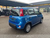 Usata Fiat Panda 70 CV (51 kW) 2024 Rossotessuto nero con monogramma Utilitaria