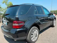 Usata Mercedes ML320 224 CV (164 kW) 2006 Nero SUV