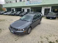 Usata Volvo V40 102 CV (75 kW) 2003 Bianco Station wagon
