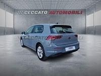 Usata VW Golf VIII Life 116 CV (85 kW) 2024 Grigio Utilitaria