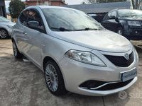 Usata Lancia Ypsilon Gold 69 CV (50 kW) 2017 Grigio Utilitaria
