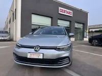Begagnad VW Golf VIII Life 150 HK (110 kW) 2023 Vit Sedan