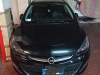 Usata Opel Astra 60 CV (44 kW) 2013 Nero Berlina