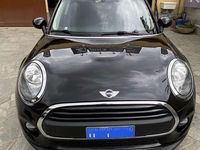 Begagnad Mini ONE 75 HK (55 kW) 2017 Svart Halvkombi