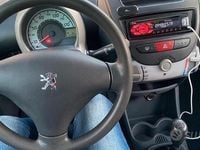 Usata Peugeot 107 68 CV (50 kW) 2007 Bianco Utilitaria