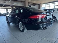 Usata Jaguar XF Prestige 180 CV (132 kW) 2018 Nero Berlina