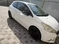 Usata Peugeot 208 Allure 68 CV (50 kW) 2012 Bianco Utilitaria