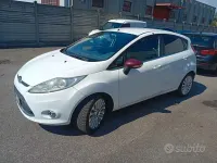 Usata Ford Fiesta 60 CV (44 kW) 2009 Bianco Berlina