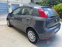 Usata Fiat Punto Lounge 69 CV (50 kW) 2016 Grigio Utilitaria