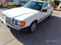 Usata Mercedes E200 1987 Bianco Berlina