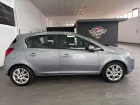 Używany Opel Corsa Cosmo 80 KM (58 kW) 2009 Szary Hatchback