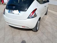 Usata Lancia Ypsilon 69 CV (50 kW) 2015 Bianco Utilitaria