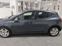 Usata Renault Clio V Techno 90 CV (66 kW) 2022 Grigio Berlina