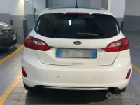 Usata Ford Fiesta 100 CV (73 kW) 2018 Bianco Utilitaria