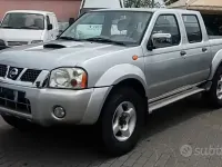 Usata Nissan Navara 133 CV (97 kW) 2002 Grigio Pick-up
