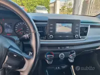 Usata Kia Rio Active 89 CV (65 kW) 2017 Marrone Berlina