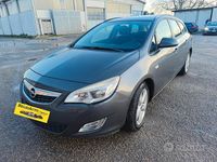 Usata Opel Astra 140 CV (102 kW) 2012 Grigio Station wagon