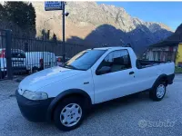 Usata Fiat Strada 80 CV (58 kW) 2004 Bianco Pick-up