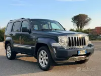 Usata Jeep Cherokee Limited 177 CV (130 kW) 2009 Bluazzurro SUV